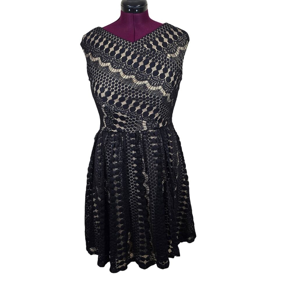 Women's Betsey Johnson Black & Nude Crochet Lace Fit & Flare Dress | Size 8